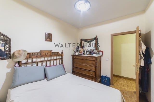 3 bedroom Flat for sale in Rios Rosas, Madrid city with pool - € 885,000 (Ref: 9113628)