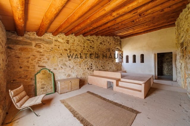 8 slaapkamer Villa te koop in Gerona stad - € 895.000 (Ref: 9127814)