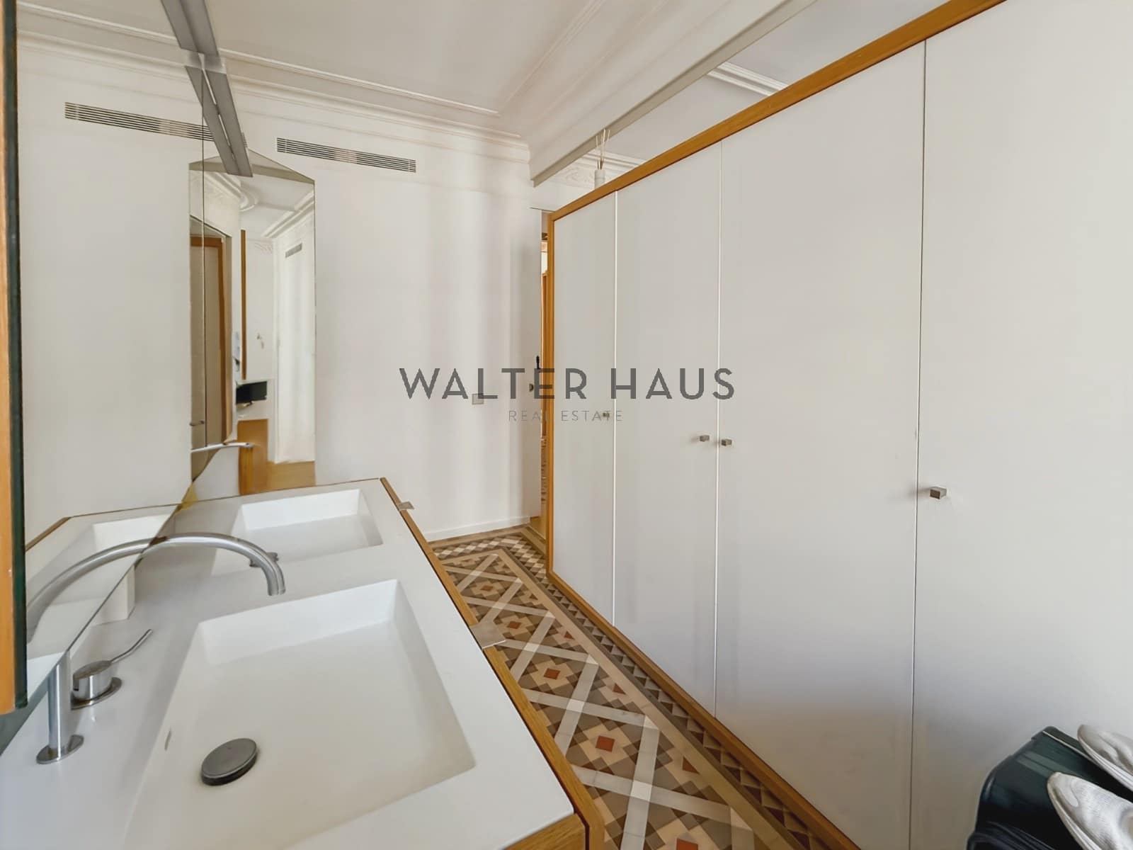 4 soverom Leilighet til leie i Barcelona by - € 5 500 (Ref: 9129274)