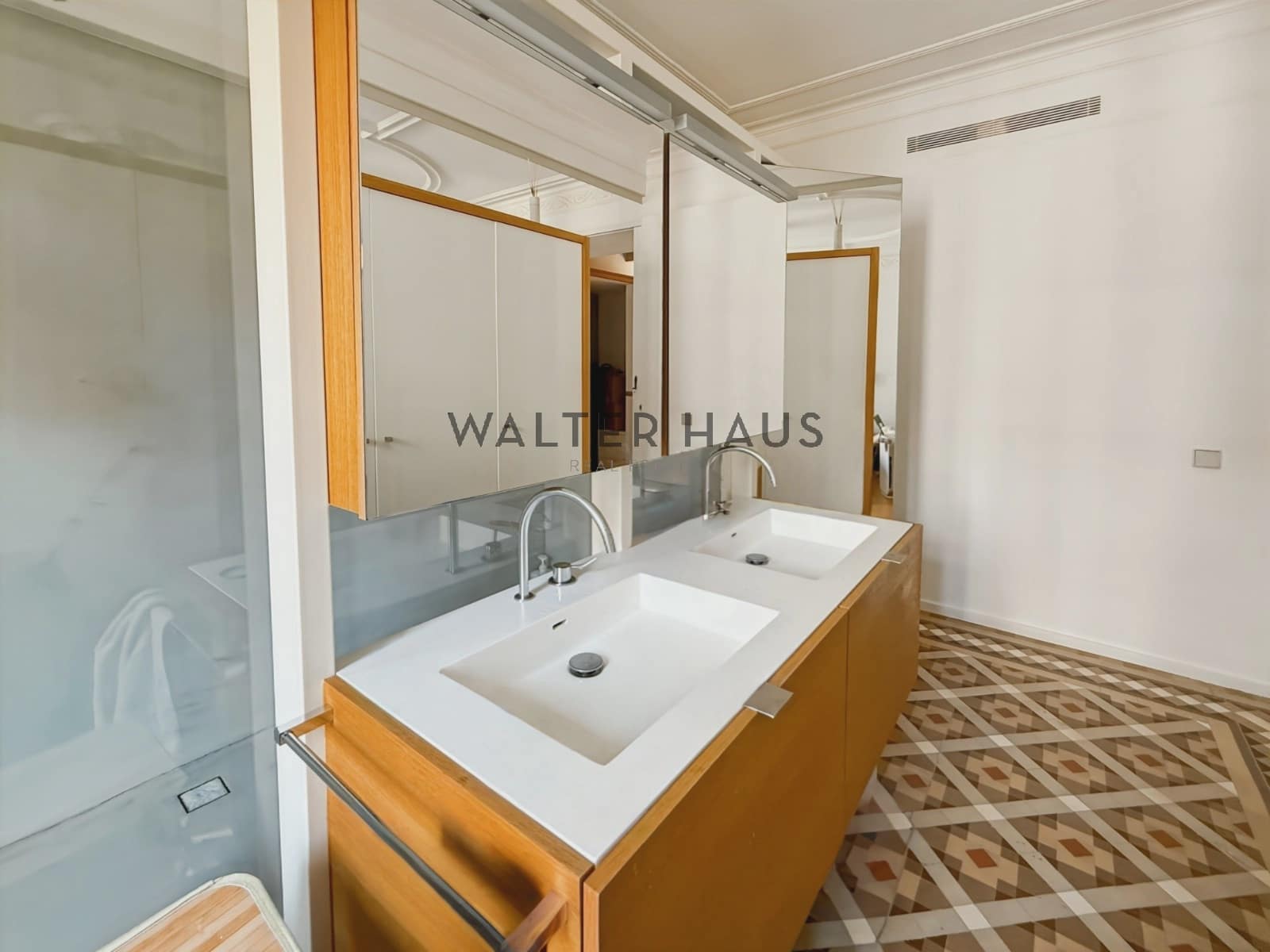 4 soverom Leilighet til leie i Barcelona by - € 5 500 (Ref: 9129274)