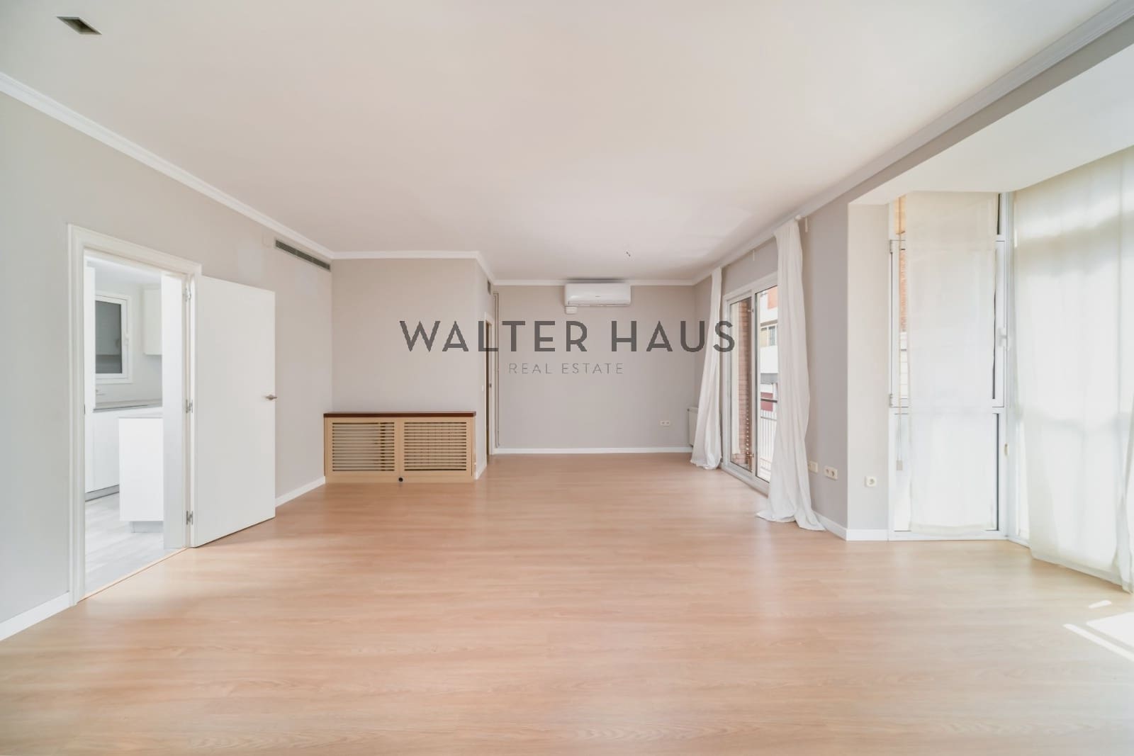 4 soveværelse Lejlighed til salg i Barcelona by - € 875.000 (Ref: 9132917)