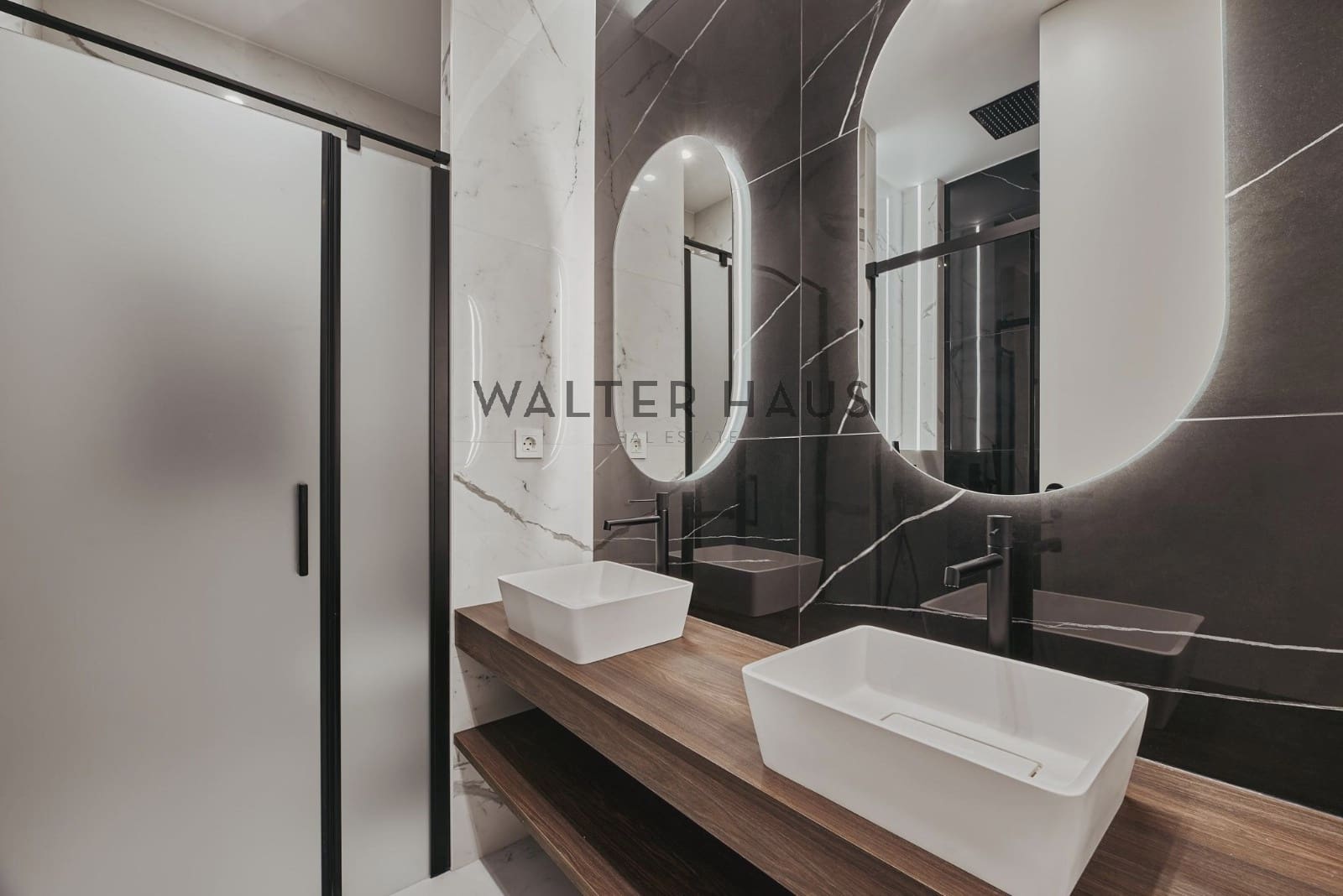 3 soveværelse Lejlighed til salg i Madrid by - € 1.489.000 (Ref: 9133773)