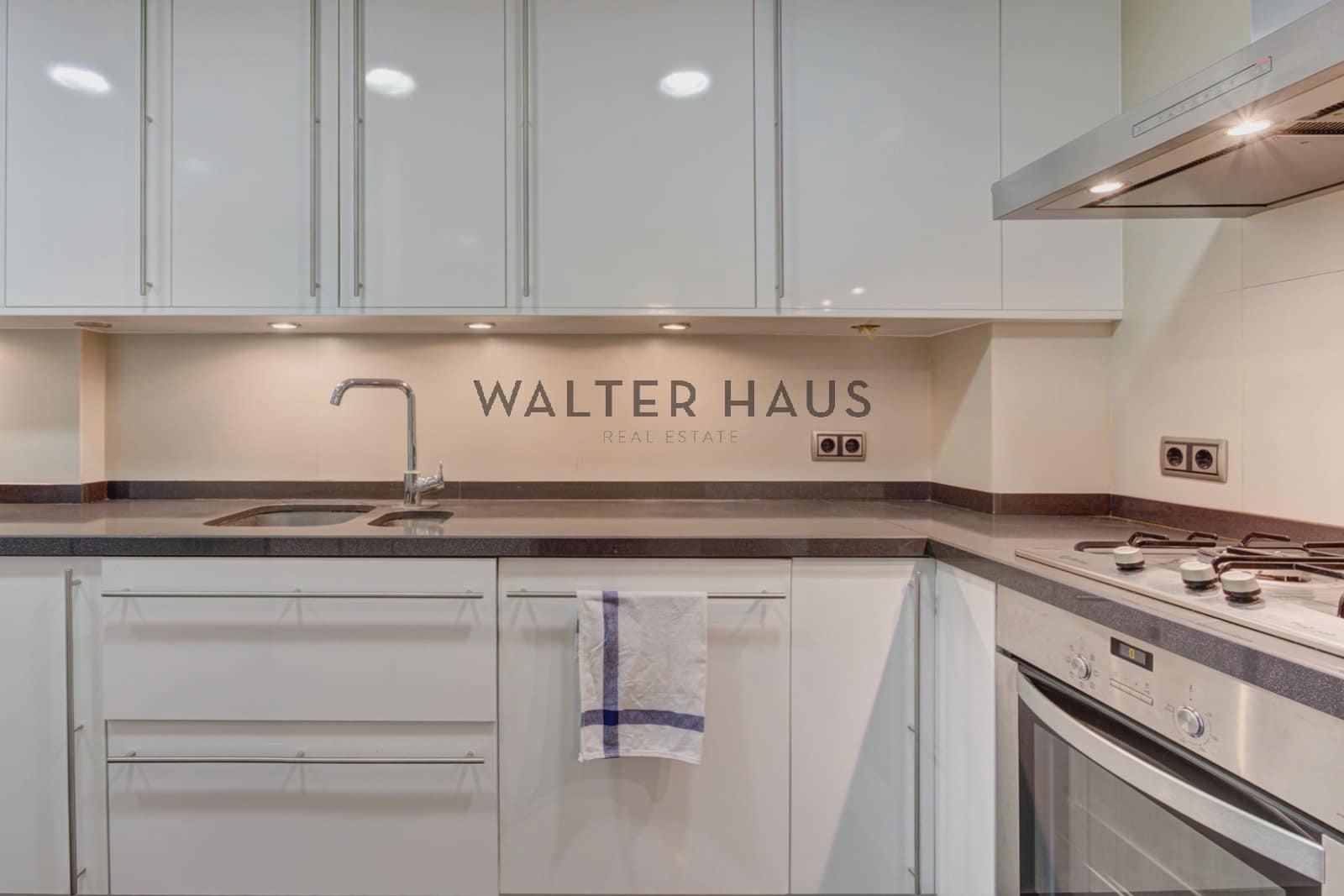 4 soveværelse Lejlighed til salg i Barcelona by - € 960.000 (Ref: 9135170)