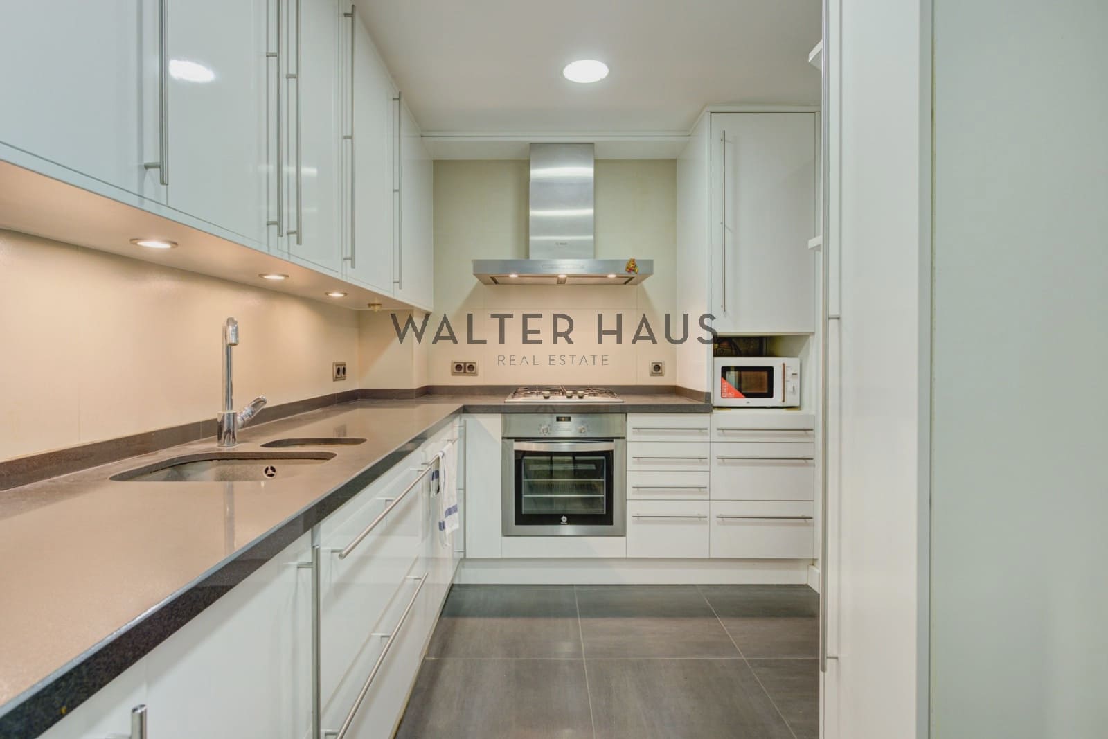 4 soveværelse Lejlighed til salg i Barcelona by - € 960.000 (Ref: 9135170)