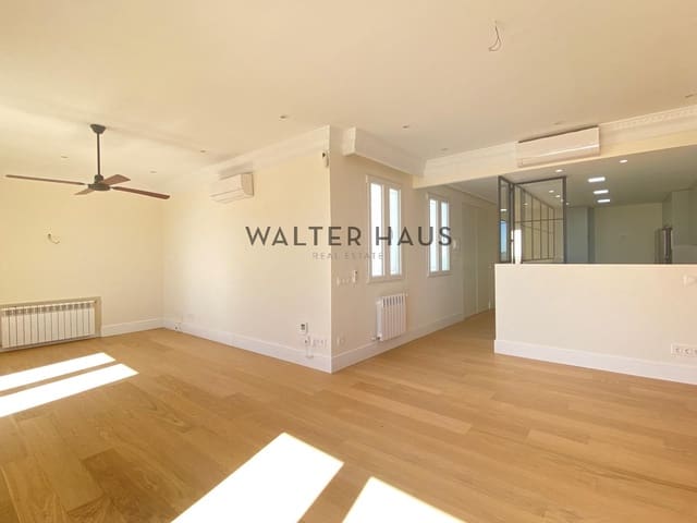 Penthouse de 2 chambres à louer à Castellana, Madrid ville - 6 000 € (Ref: 9136432)