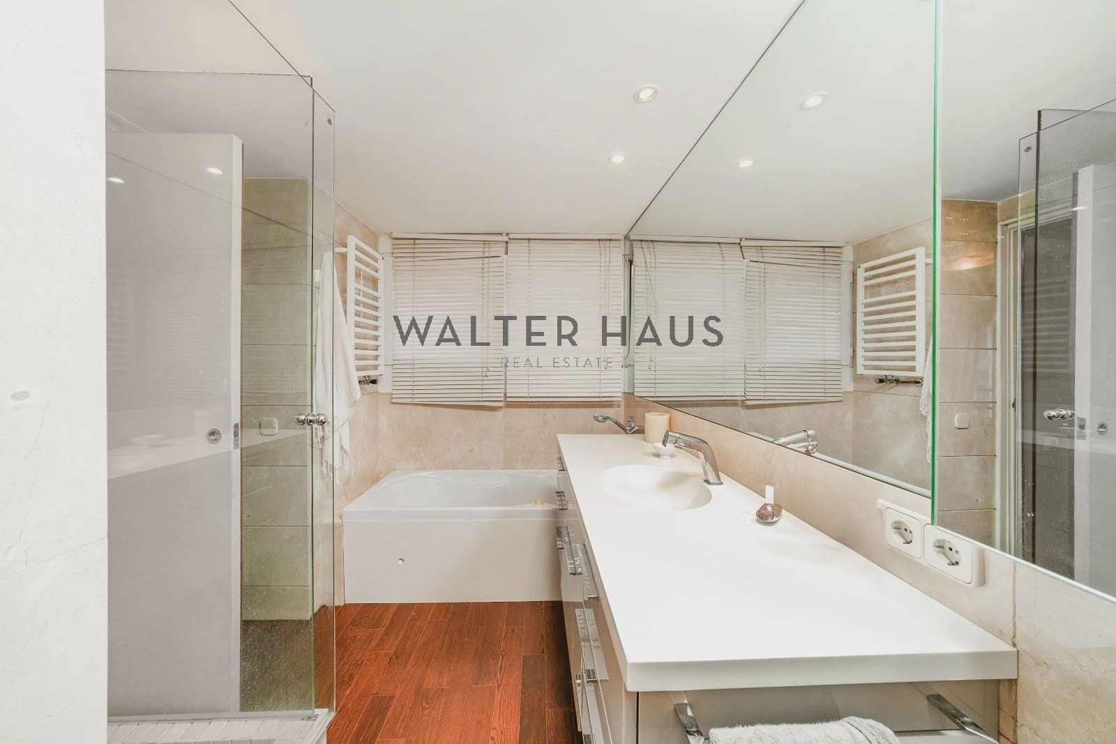 4 soveværelse Penthouse til salg i Barcelona by med swimmingpool - € 1.890.000 (Ref: 9144360)