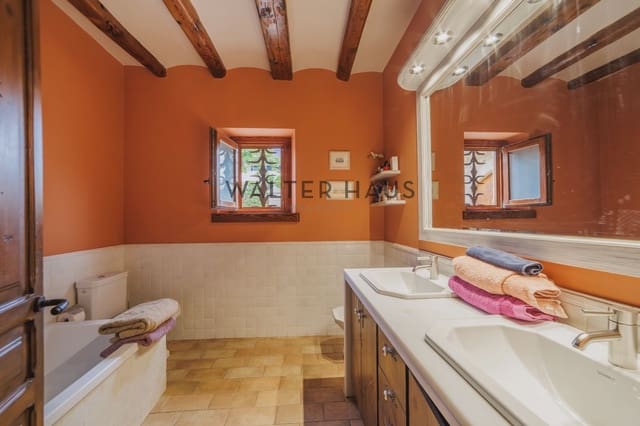 4 bedroom Villa for sale in Sant Feliu de Guíxols with pool - € 2,800,000 (Ref: 9150971)