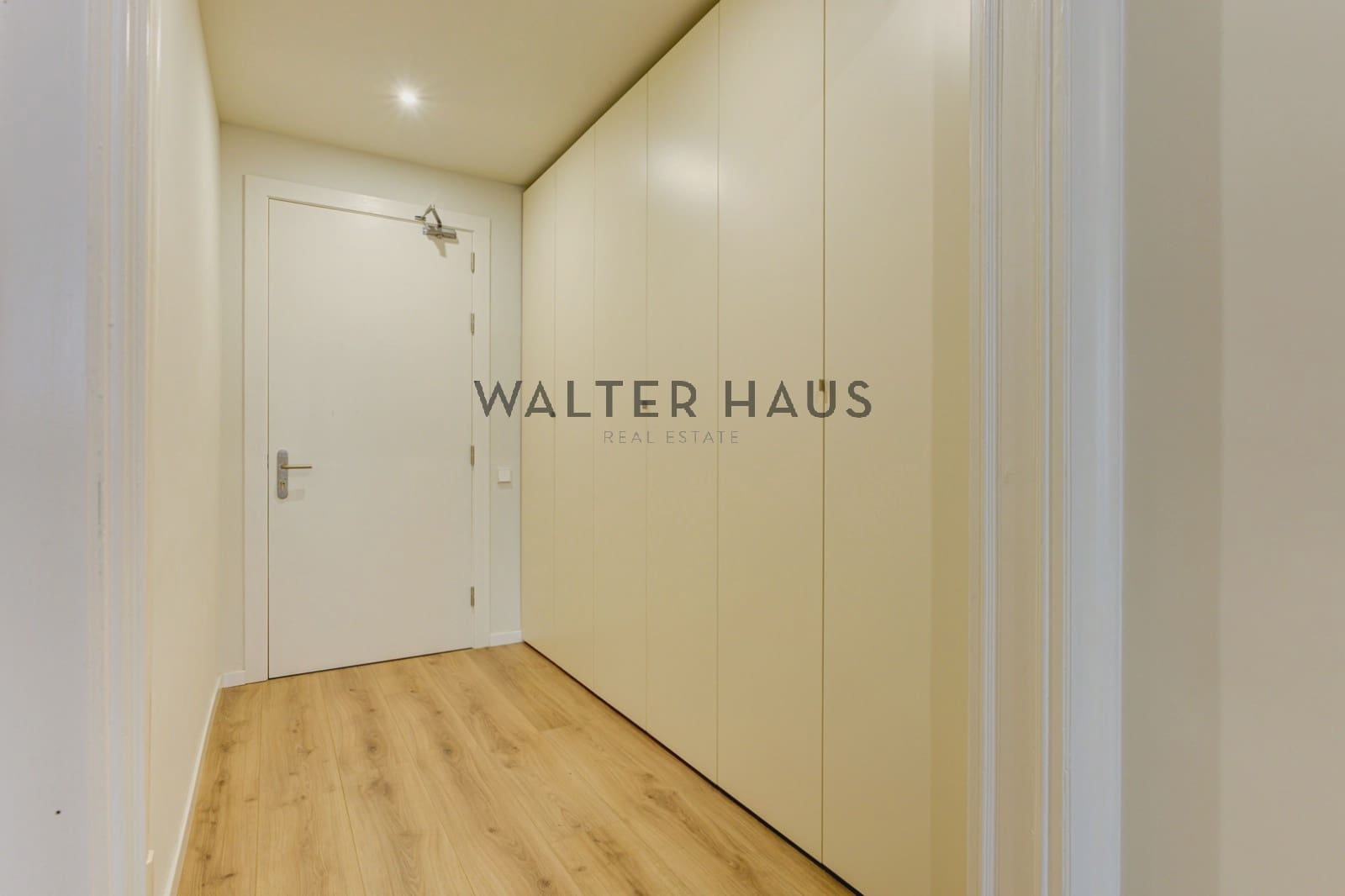 2 soveværelse Lejlighed til salg i Barcelona by - € 900.000 (Ref: 9158621)