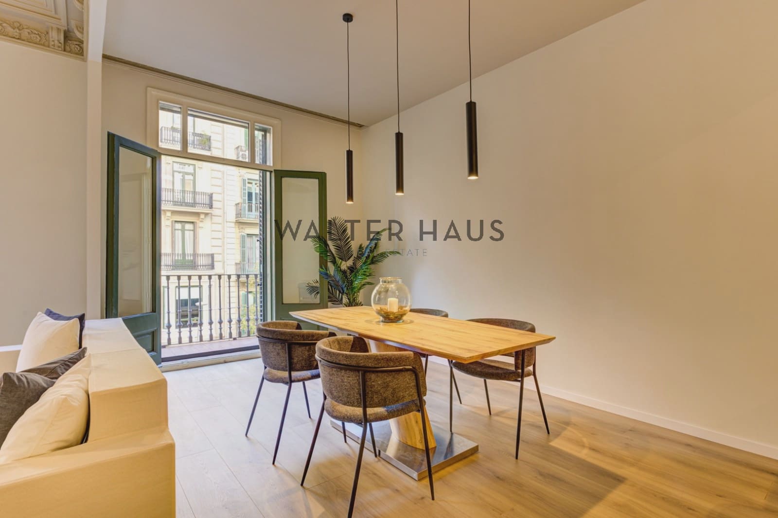 2 soveværelse Lejlighed til salg i Barcelona by - € 900.000 (Ref: 9158621)