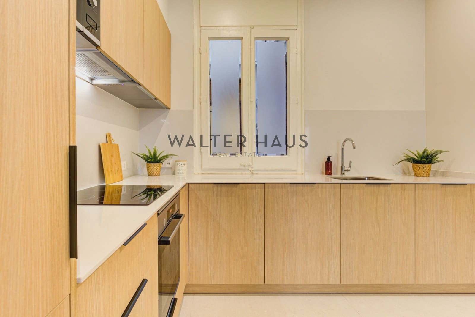 2 soveværelse Lejlighed til salg i Barcelona by - € 900.000 (Ref: 9158621)