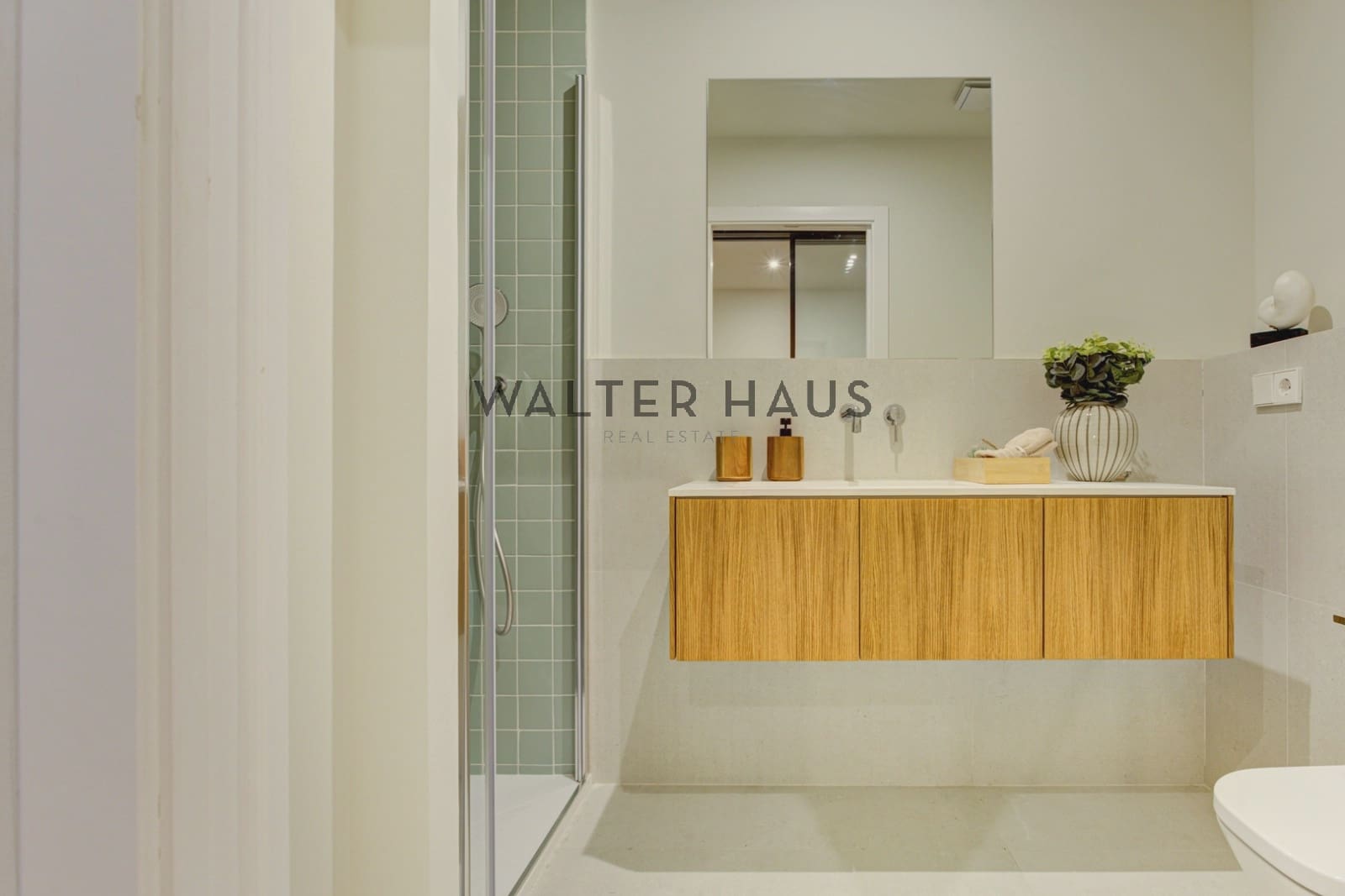 2 soveværelse Lejlighed til salg i Barcelona by - € 900.000 (Ref: 9158621)