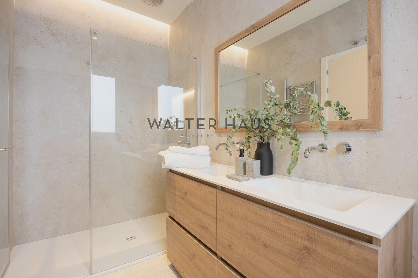 3 soveværelse Lejlighed til salg i Madrid by - € 1.550.000 (Ref: 9159037)