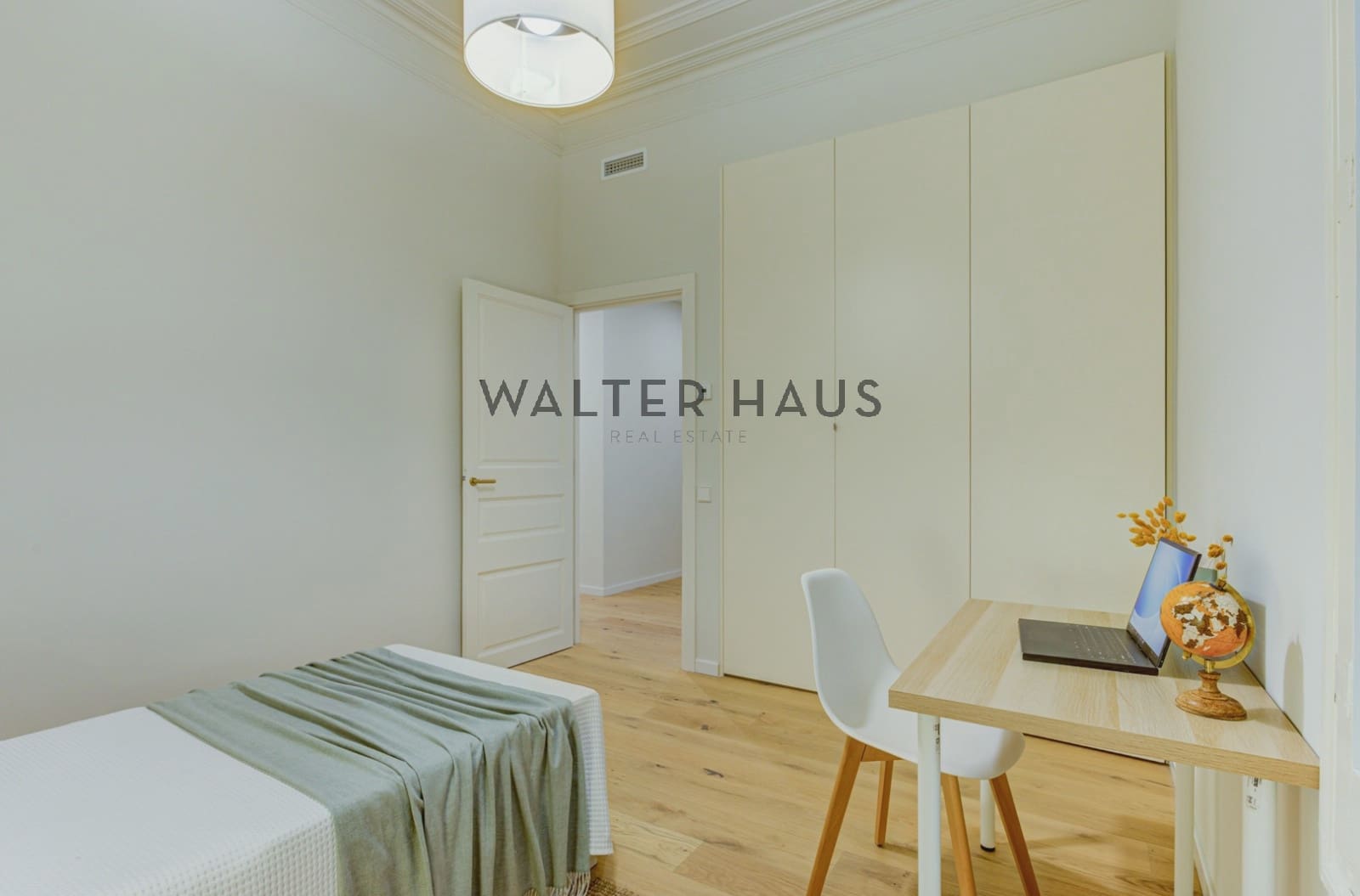 4 bedroom Flat for sale in Barcelona city - € 1,300,000 (Ref: 9160017)