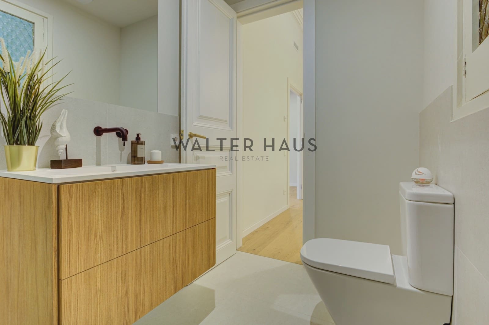 4 bedroom Flat for sale in Barcelona city - € 1,300,000 (Ref: 9160017)