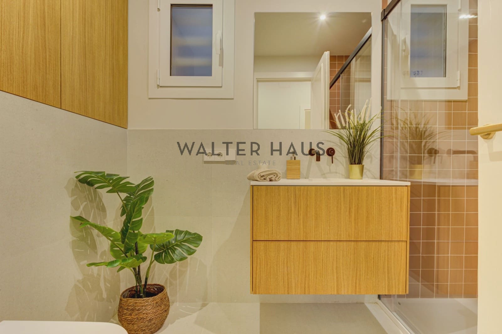 4 bedroom Flat for sale in Barcelona city - € 1,300,000 (Ref: 9160017)