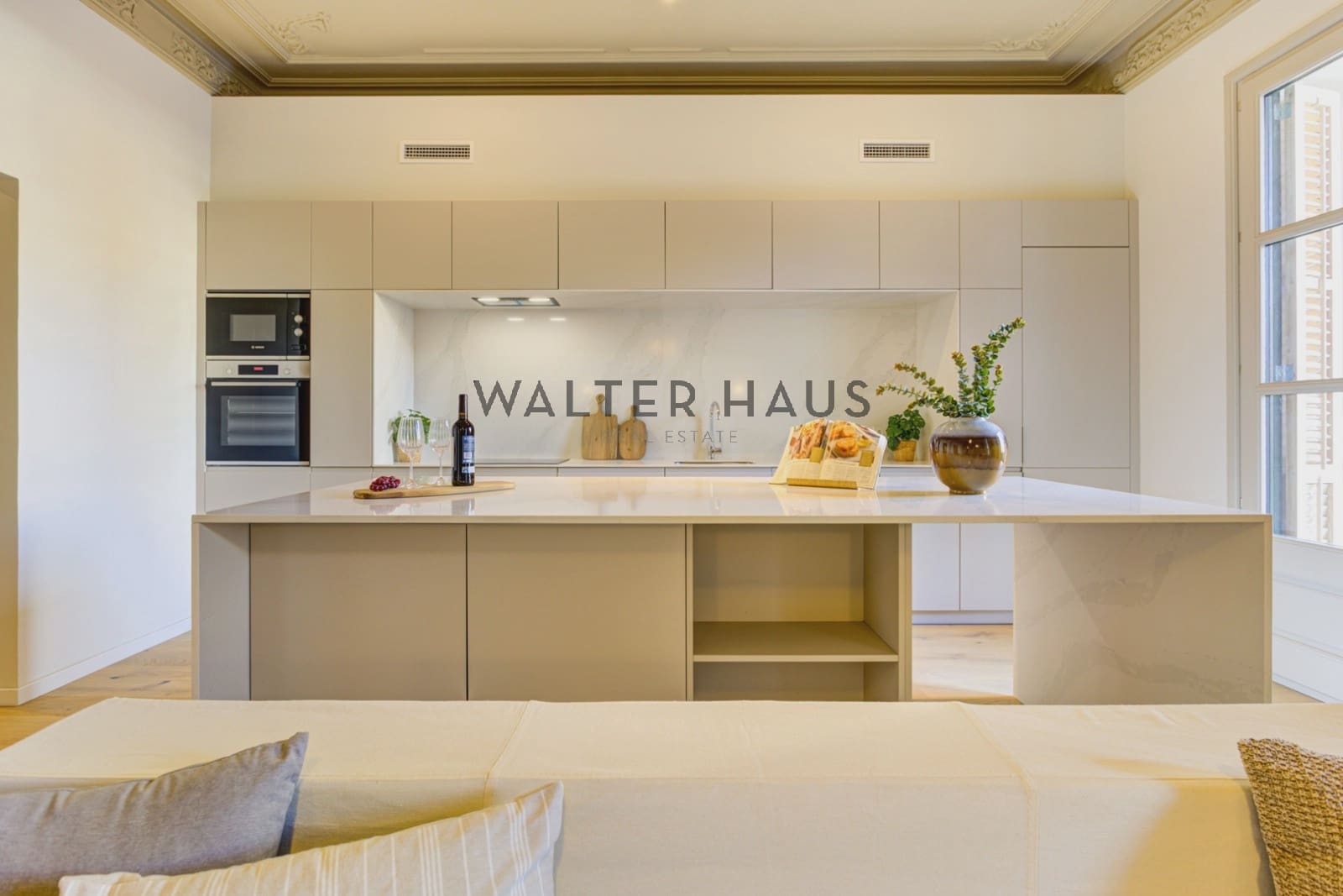 4 bedroom Flat for sale in Barcelona city - € 1,300,000 (Ref: 9160017)