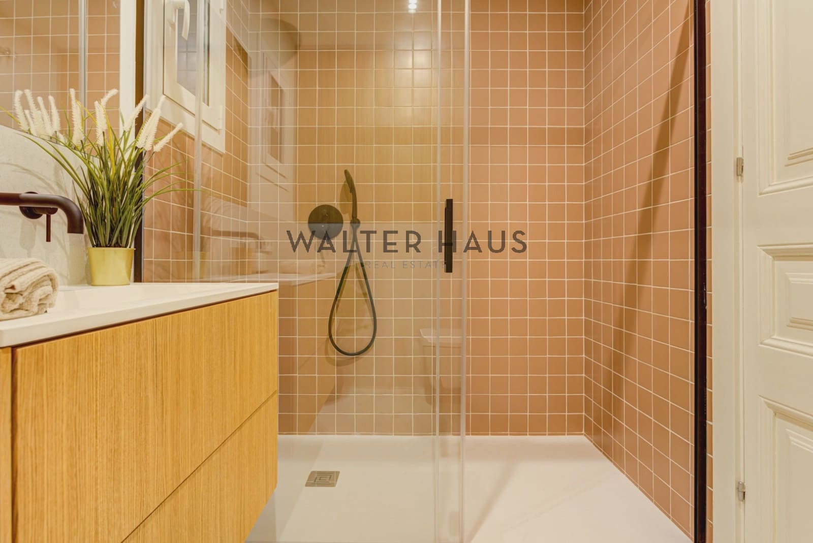 4 bedroom Flat for sale in Barcelona city - € 1,300,000 (Ref: 9160017)