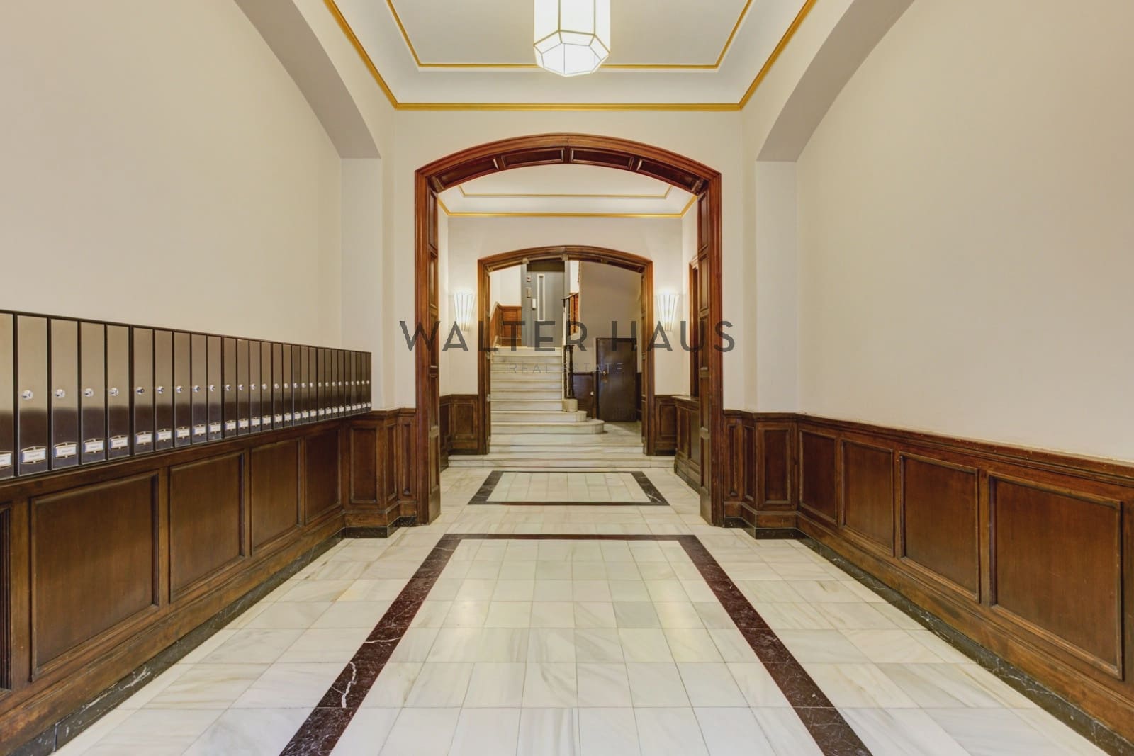 4 bedroom Flat for sale in Barcelona city - € 1,300,000 (Ref: 9160017)