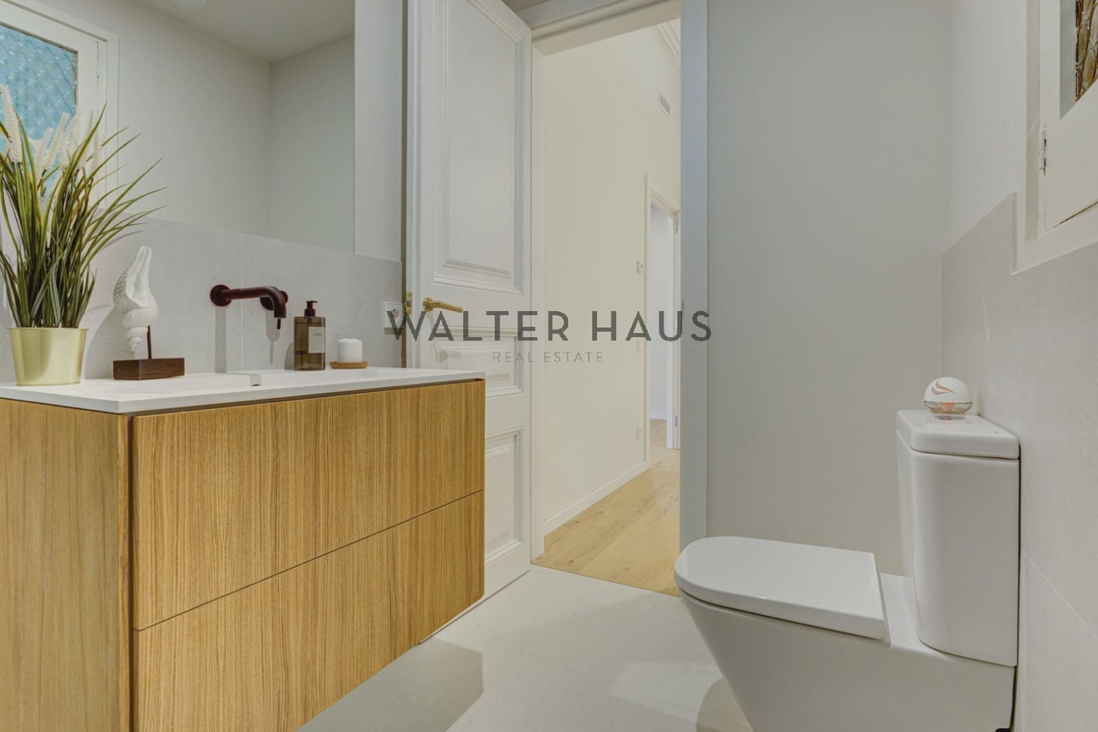 4 bedroom Flat for sale in Barcelona city - € 1,300,000 (Ref: 9160017)