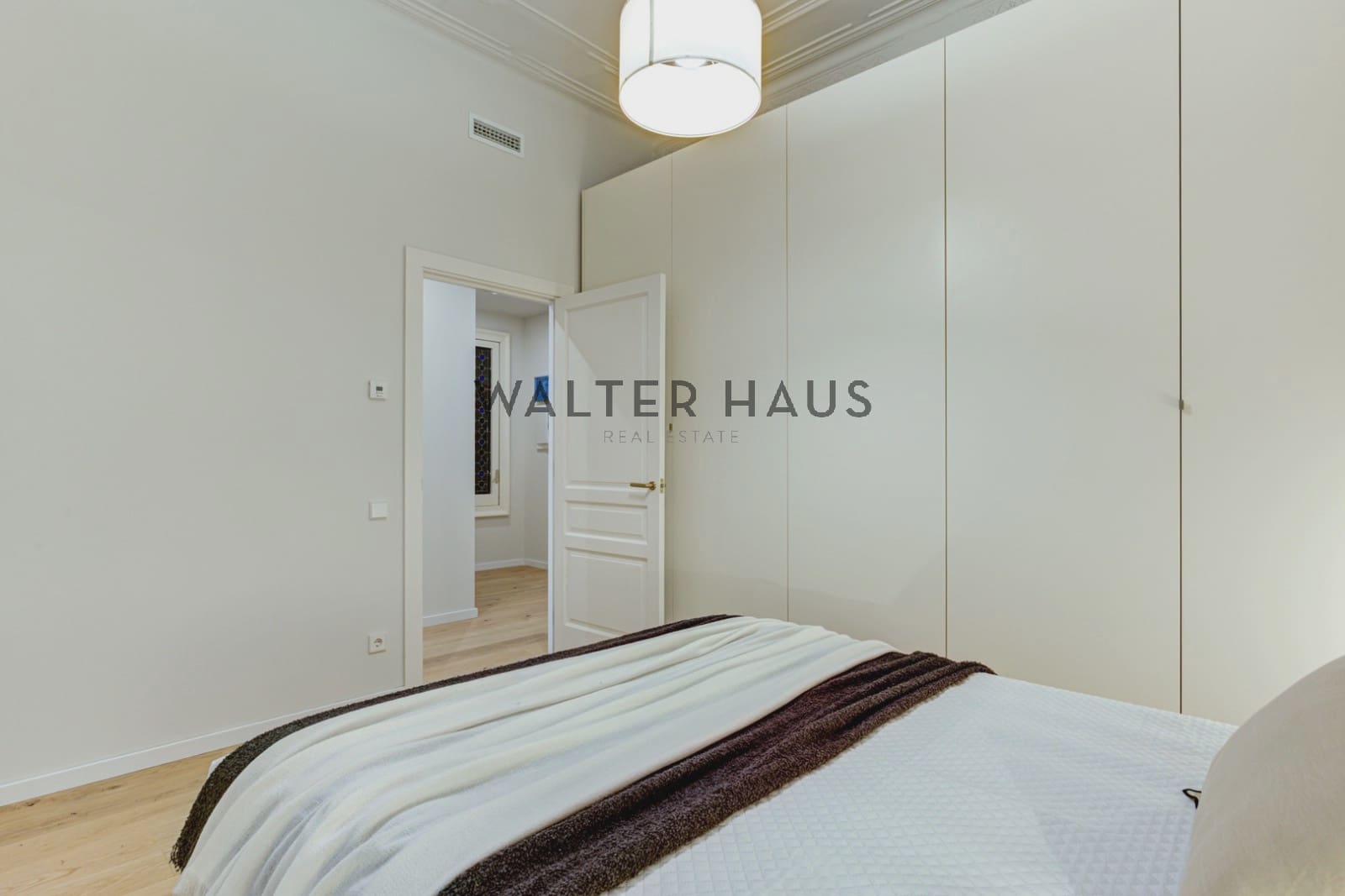 4 bedroom Flat for sale in Barcelona city - € 1,300,000 (Ref: 9160017)