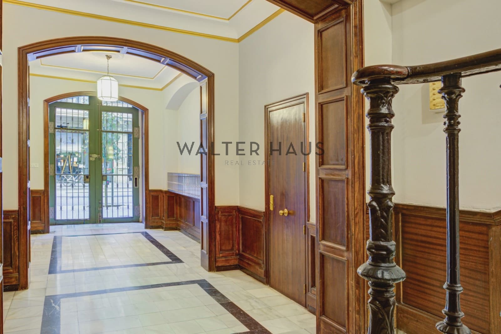 4 bedroom Flat for sale in Barcelona city - € 1,300,000 (Ref: 9160017)