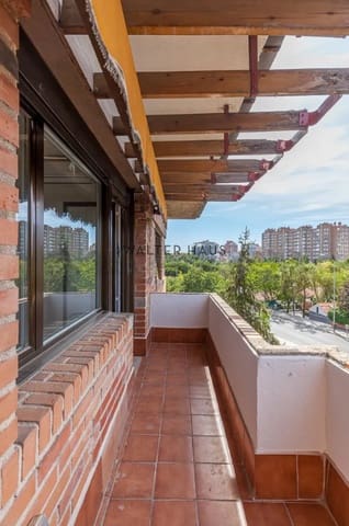2 sovrum Lägenhet till salu i Hispanoamérica, Madrid stad - 670 000 € (Ref: 9160631)