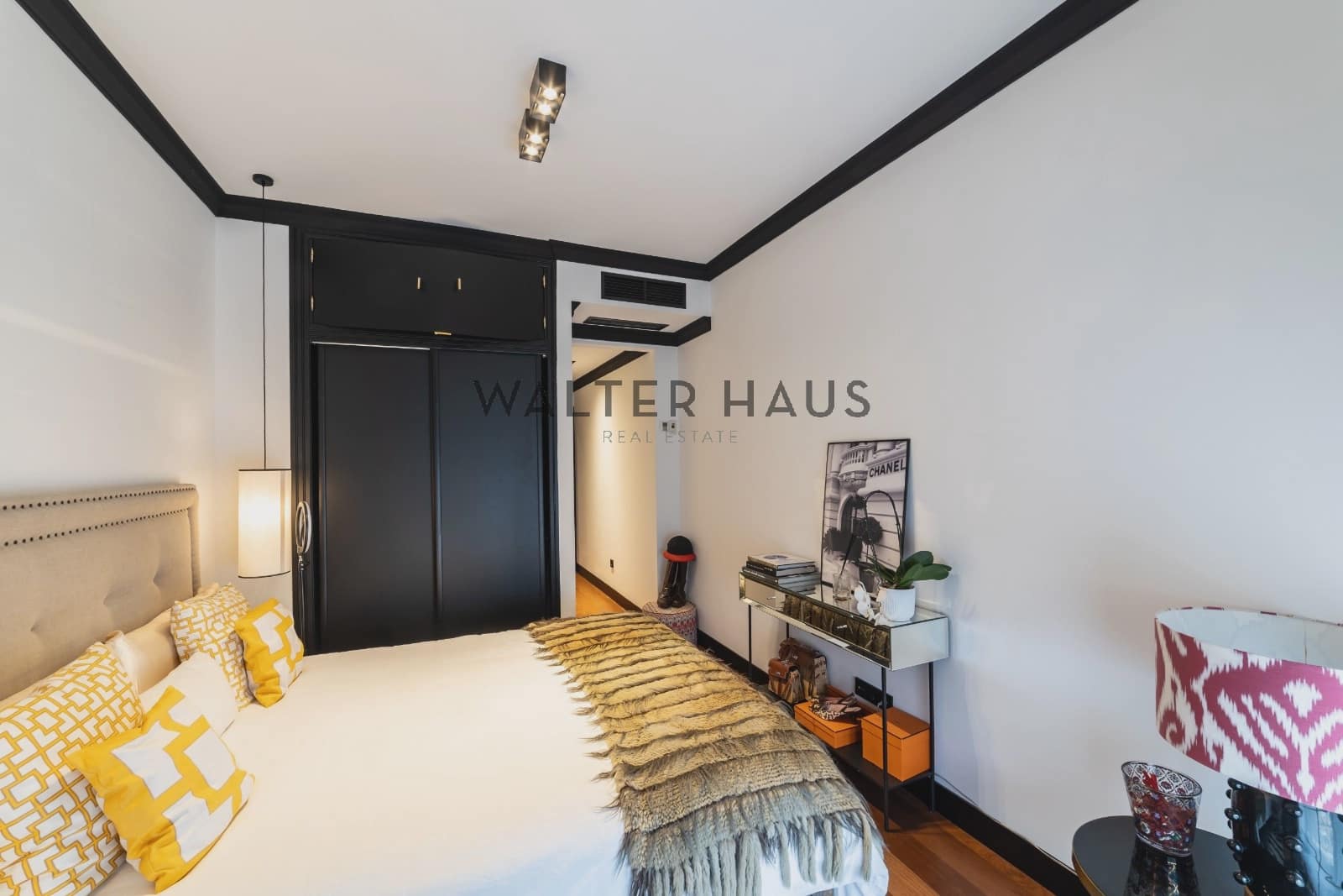 Commercial for sale in Madrid city with pool - € 6,200,000 (Ref: 9164846)