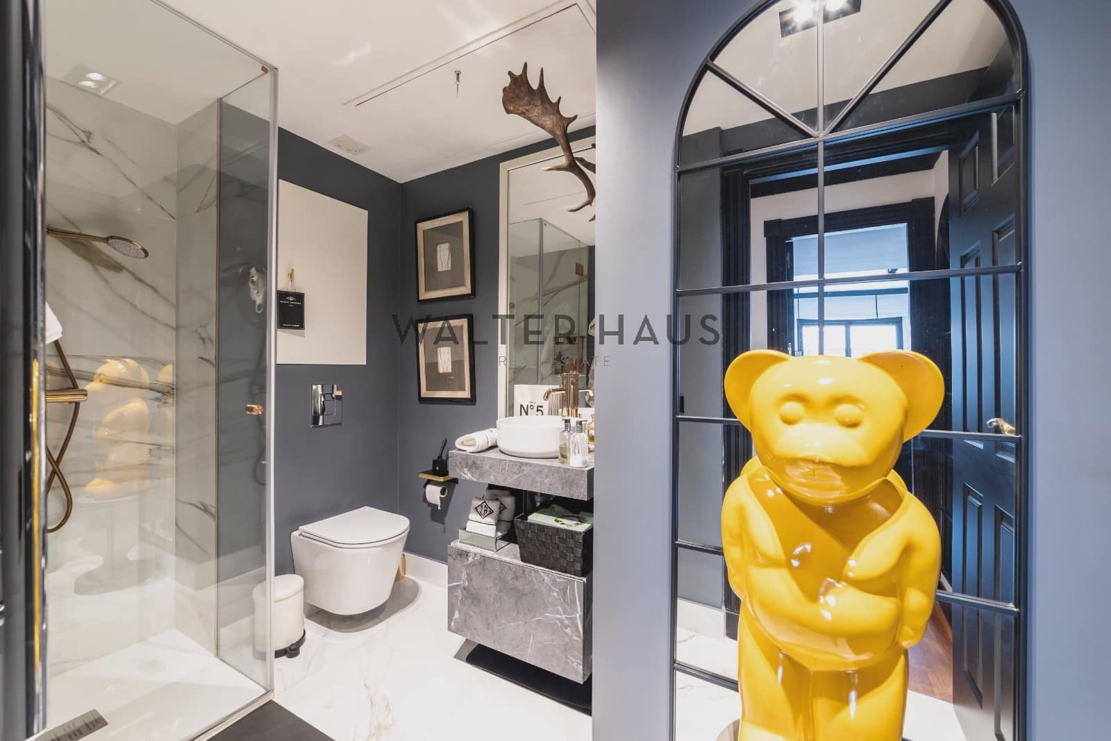 Commercial for sale in Madrid city with pool - € 6,200,000 (Ref: 9164846)