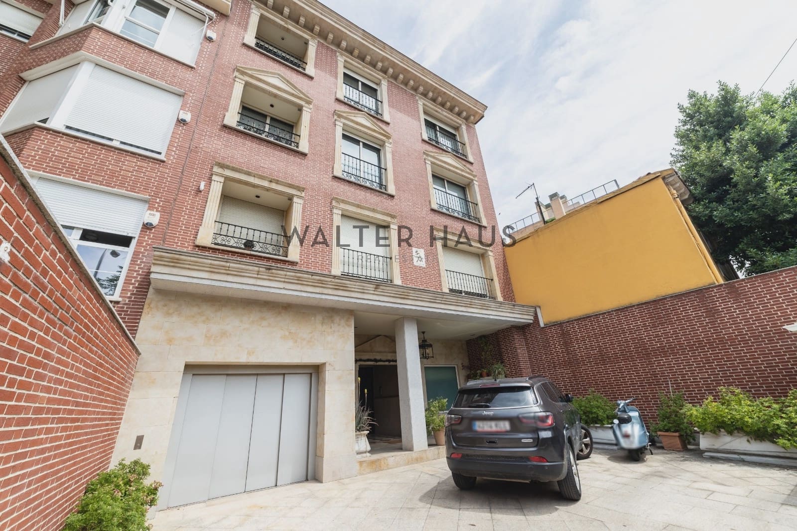 Commercial for sale in Madrid city with pool - € 6,200,000 (Ref: 9164846)