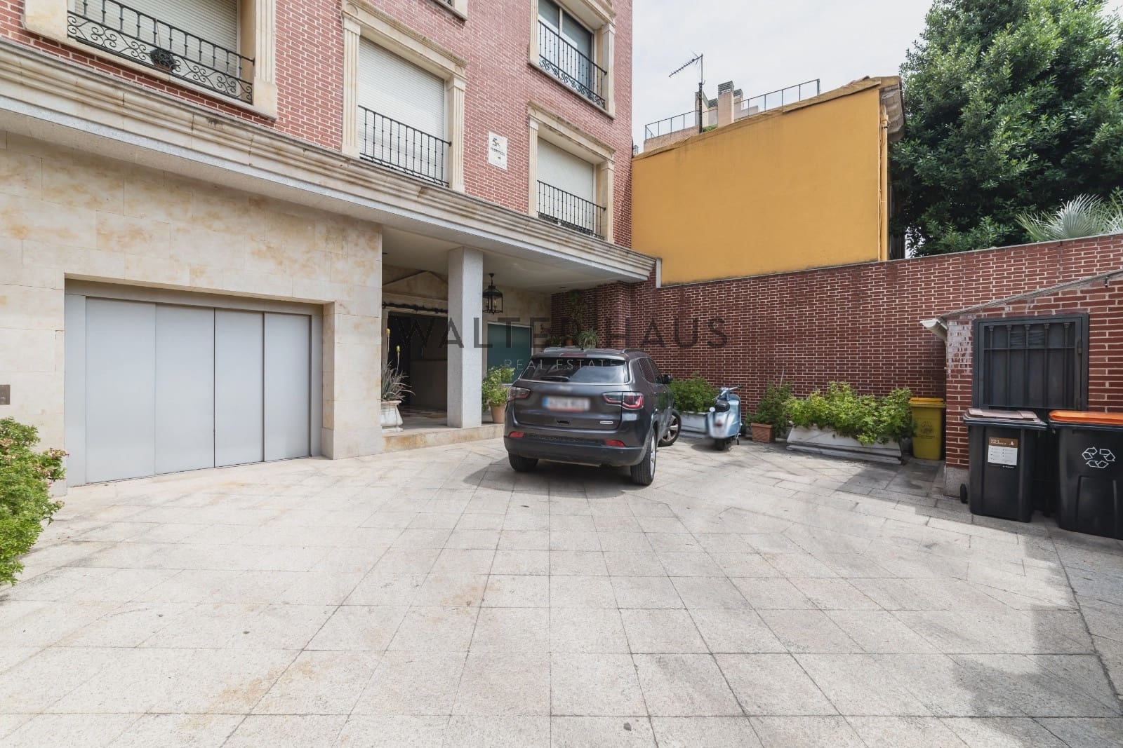 Commercial for sale in Madrid city with pool - € 6,200,000 (Ref: 9164846)