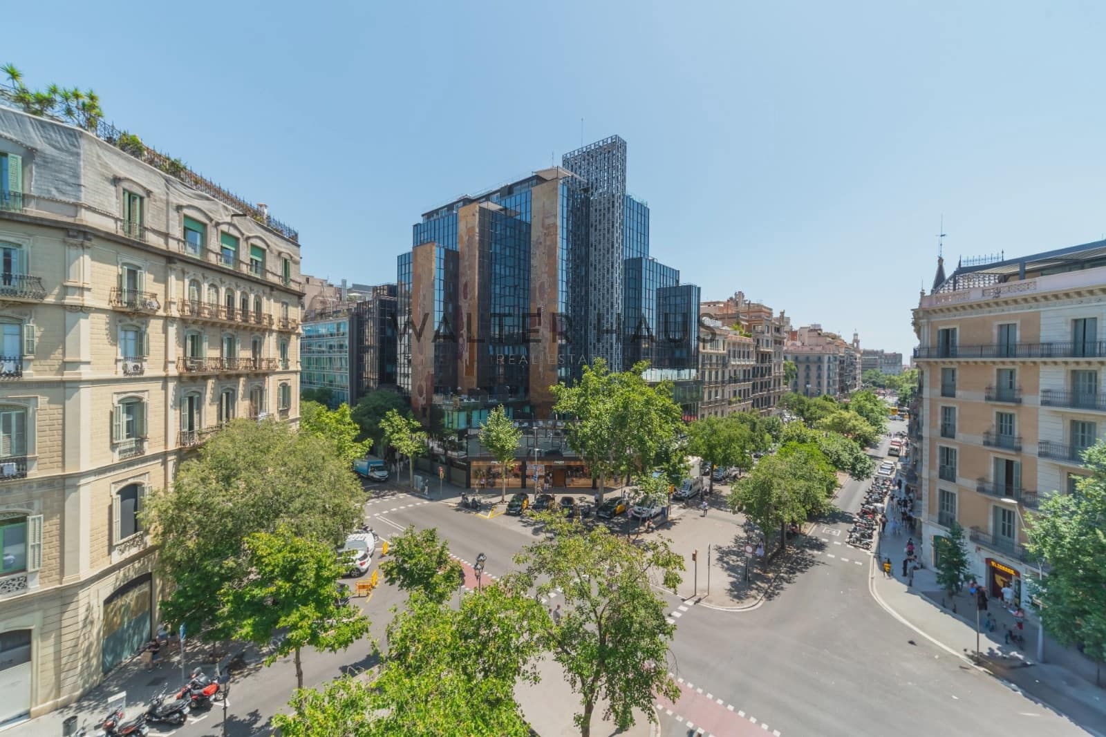 3 soveværelse Lejlighed til salg i Barcelona by med swimmingpool - € 1.750.000 (Ref: 9168344)