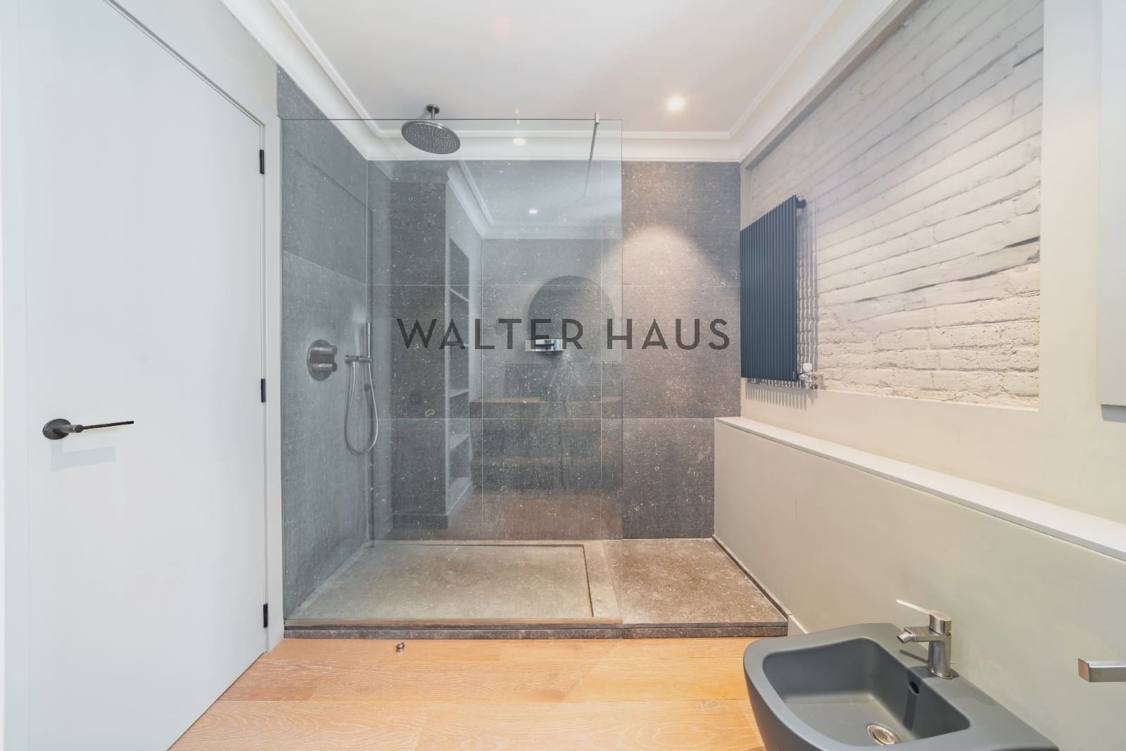 3 soveværelse Lejlighed til salg i Barcelona by med swimmingpool - € 1.750.000 (Ref: 9168344)