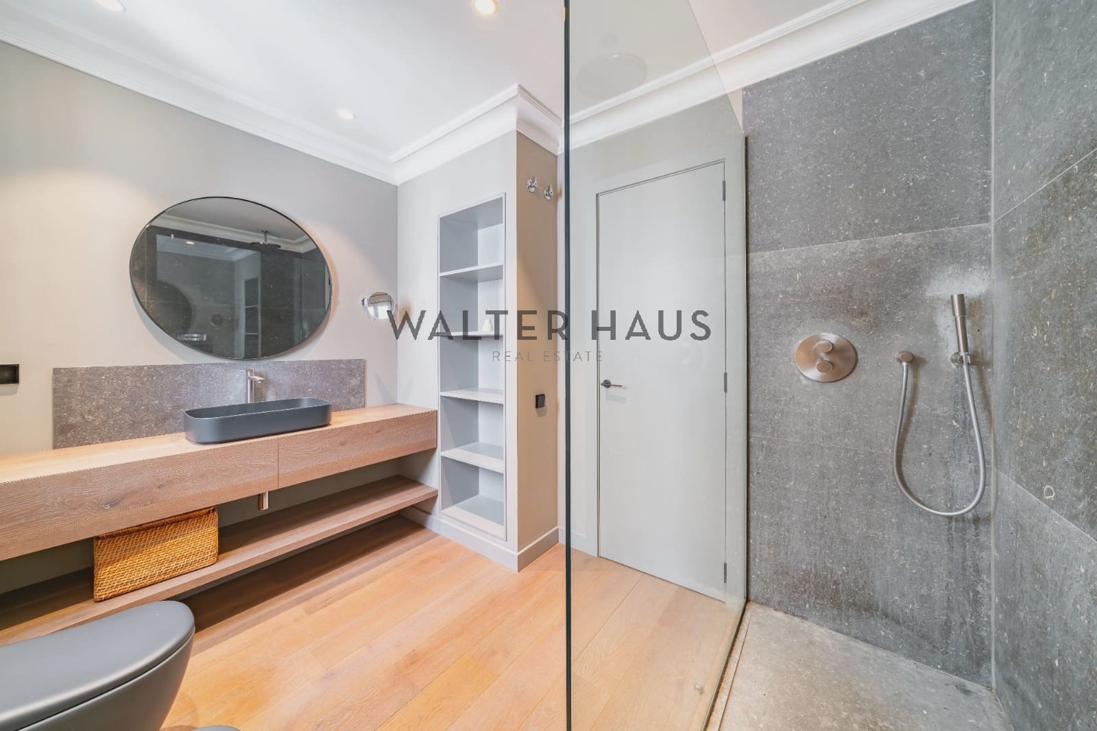 3 soveværelse Lejlighed til salg i Barcelona by med swimmingpool - € 1.750.000 (Ref: 9168344)