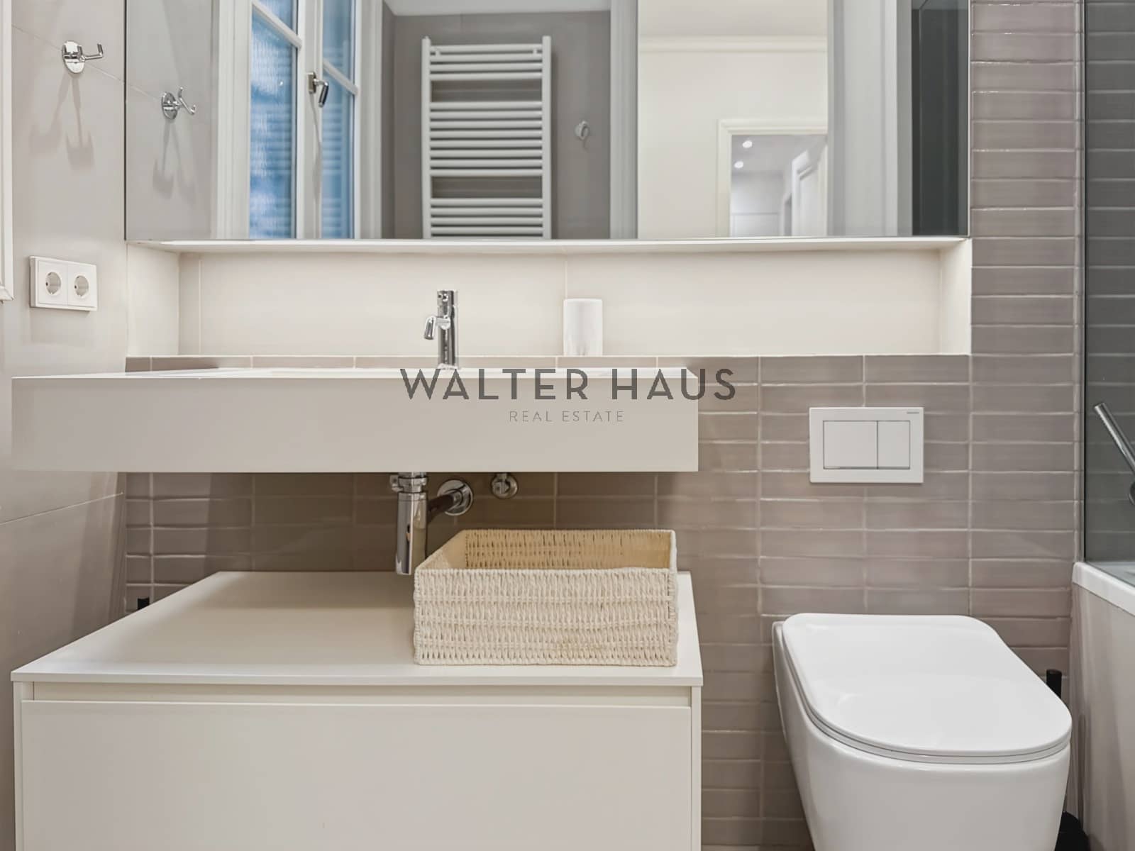 3 soveværelse Lejlighed til leje i Barcelona by - € 9.000 (Ref: 9193226)