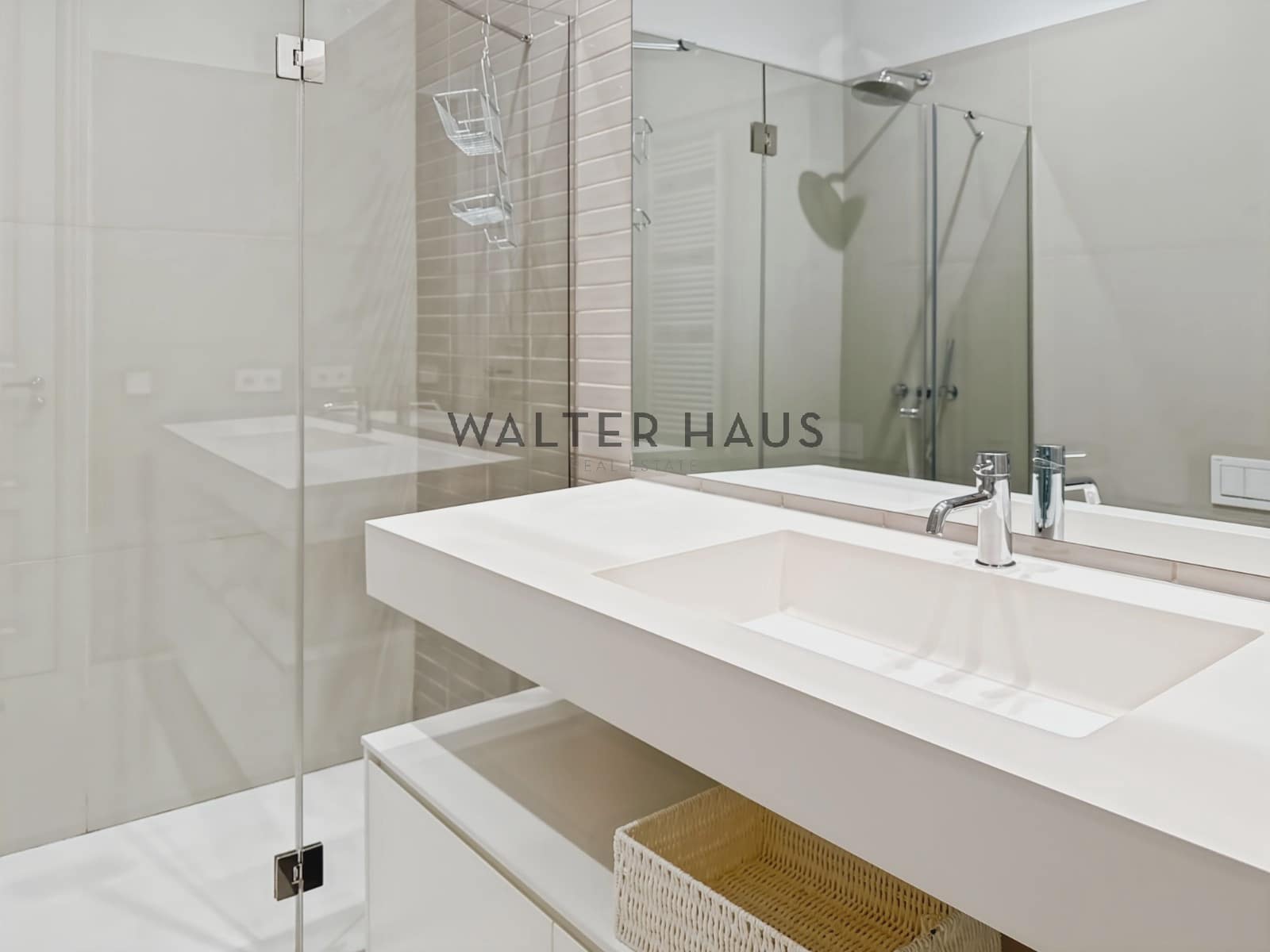 3 soveværelse Lejlighed til leje i Barcelona by - € 9.000 (Ref: 9193226)