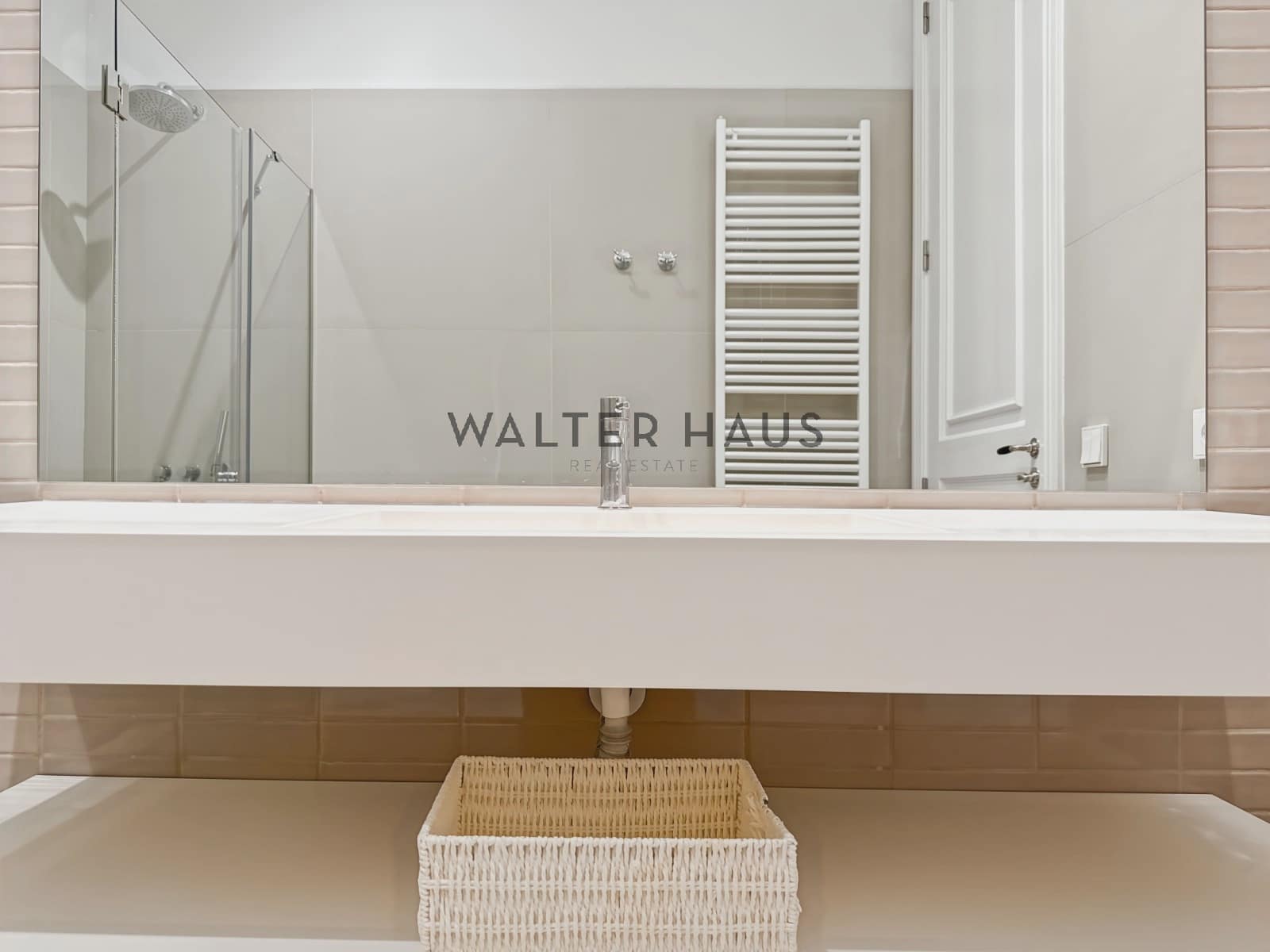 3 soveværelse Lejlighed til leje i Barcelona by - € 9.000 (Ref: 9193226)