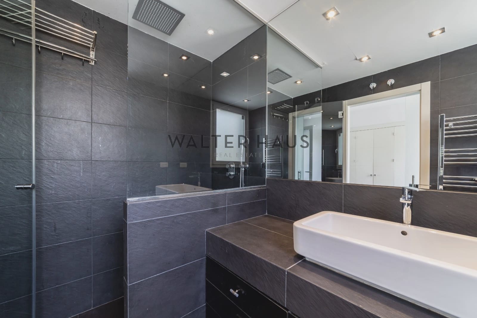 3 slaapkamer Villa te koop in Madrid stad met zwembad - € 1.290.000 (Ref: 9203339)