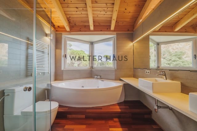 4 bedroom Villa for sale in Sant Feliu de Guíxols - € 2,270,000 (Ref: 9205327)