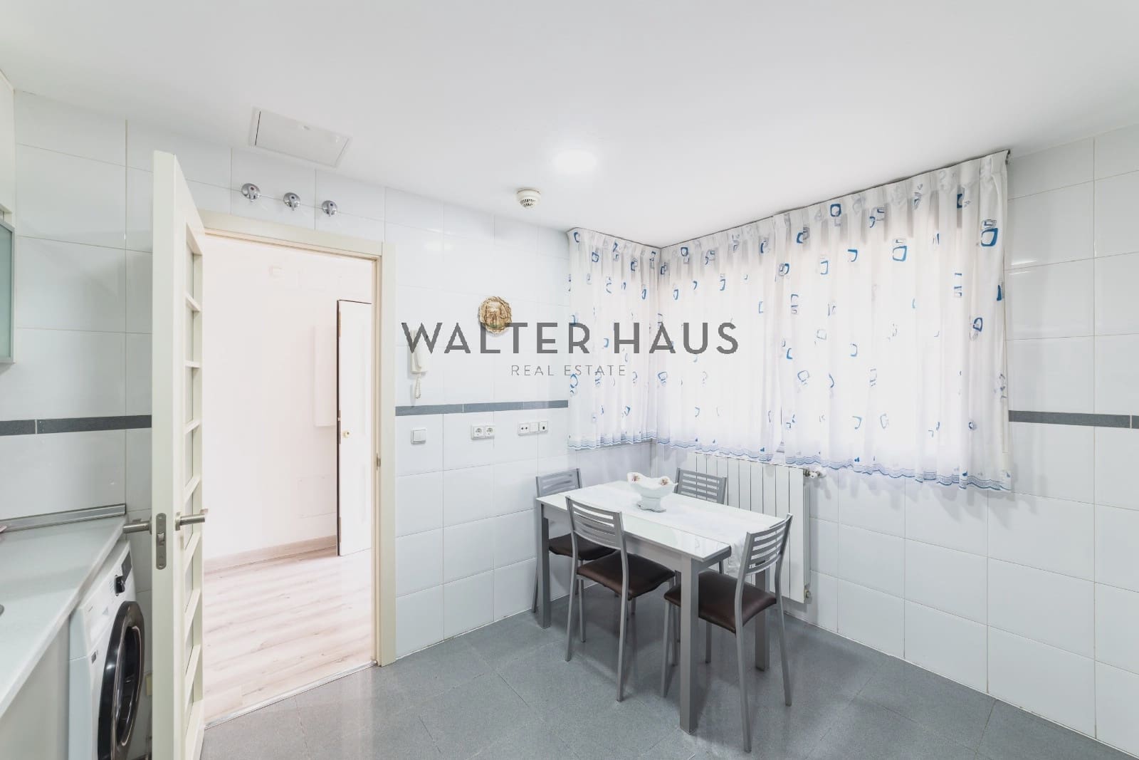 4 slaapkamer Villa te koop in Torrejon de Ardoz met zwembad - € 815.000 (Ref: 9207981)