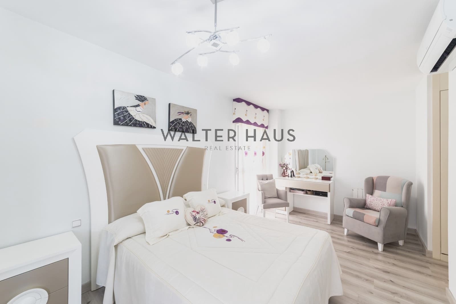 4 slaapkamer Villa te koop in Torrejon de Ardoz met zwembad - € 815.000 (Ref: 9207981)