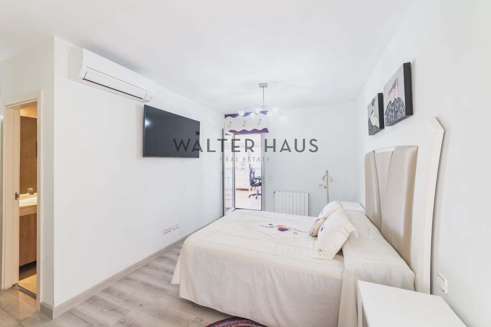 4 slaapkamer Villa te koop in Torrejon de Ardoz met zwembad - € 815.000 (Ref: 9207981)