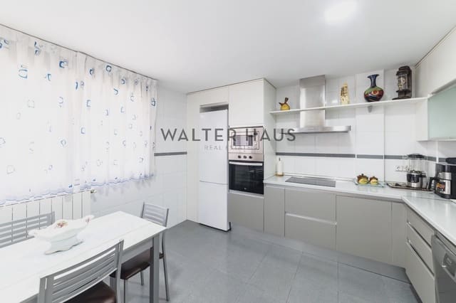 4 bedroom Villa for sale in Torrejón de Ardoz with pool - € 815,000 (Ref: 9207981)