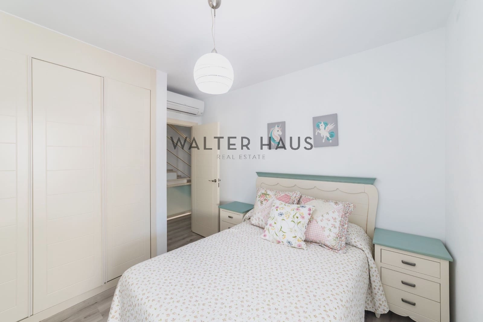 4 slaapkamer Villa te koop in Torrejon de Ardoz met zwembad - € 815.000 (Ref: 9207981)