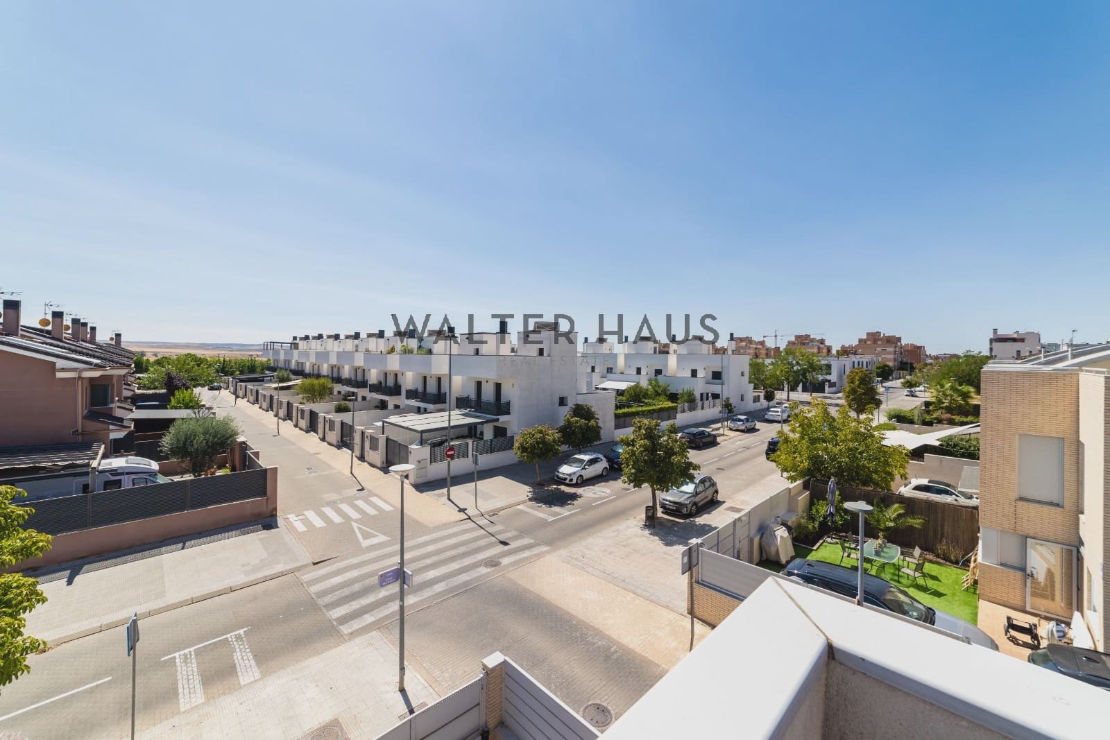 4 slaapkamer Villa te koop in Torrejon de Ardoz met zwembad - € 815.000 (Ref: 9207981)