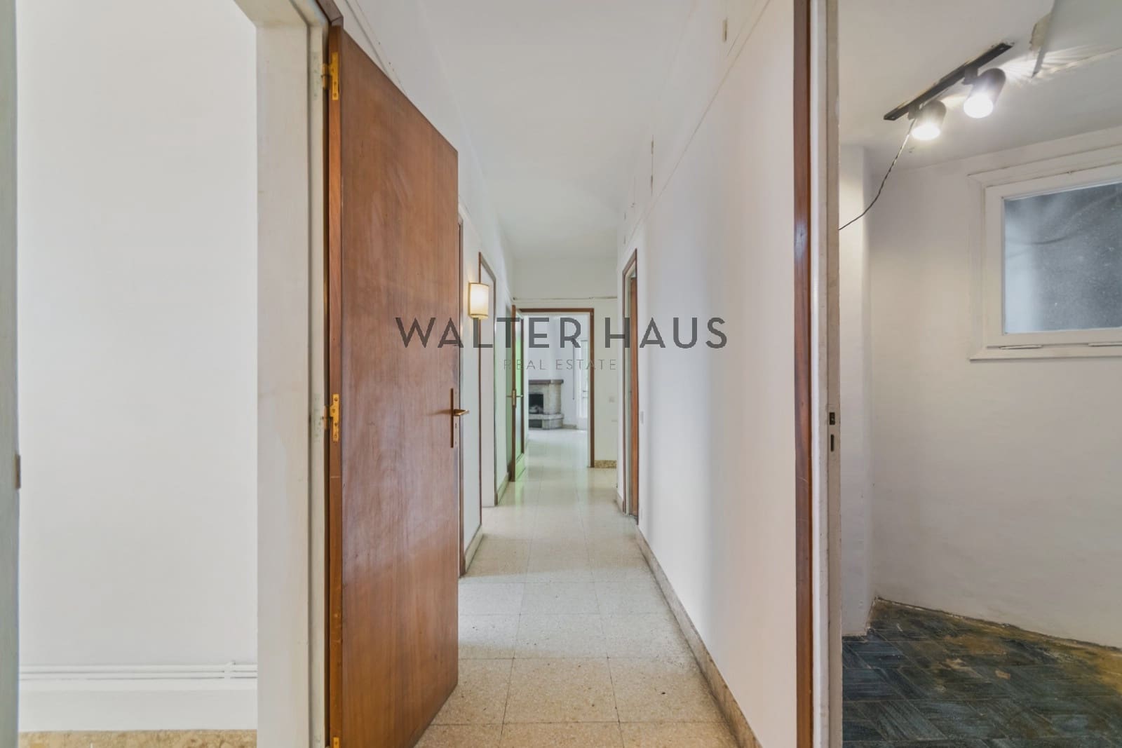 4 soveværelse Lejlighed til salg i Barcelona by - € 620.000 (Ref: 9211575)