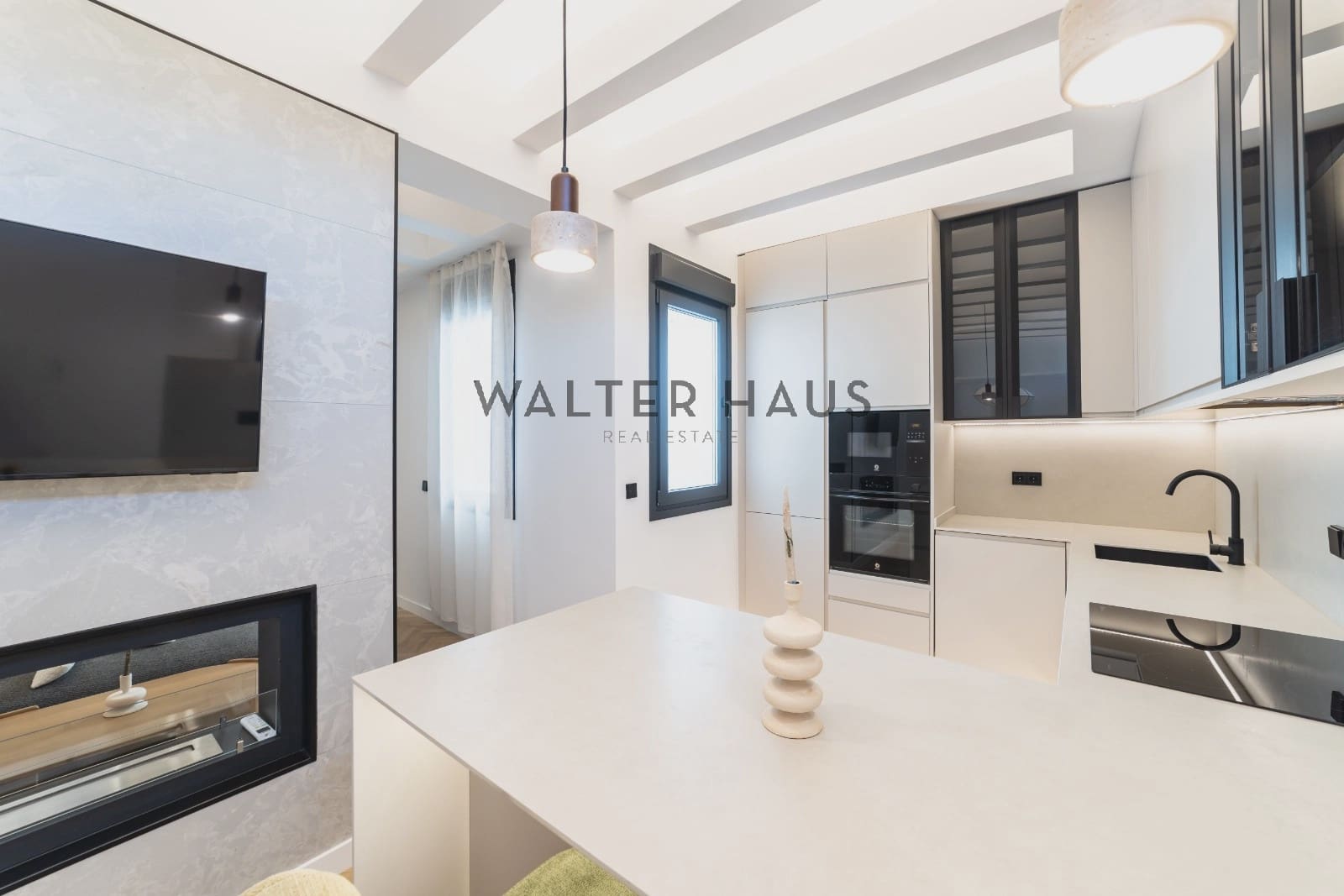 2 soveværelse Lejlighed til salg i Madrid by med swimmingpool - € 949.000 (Ref: 9226035)