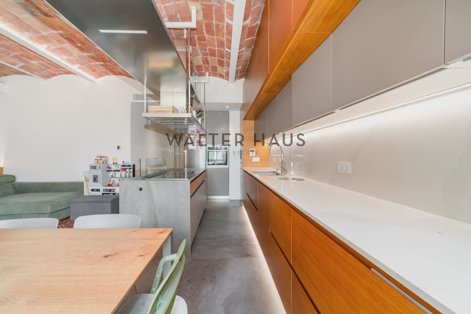 3 slaapkamer Flat te koop in Barcelona stad - € 595.000 (Ref: 9231315)