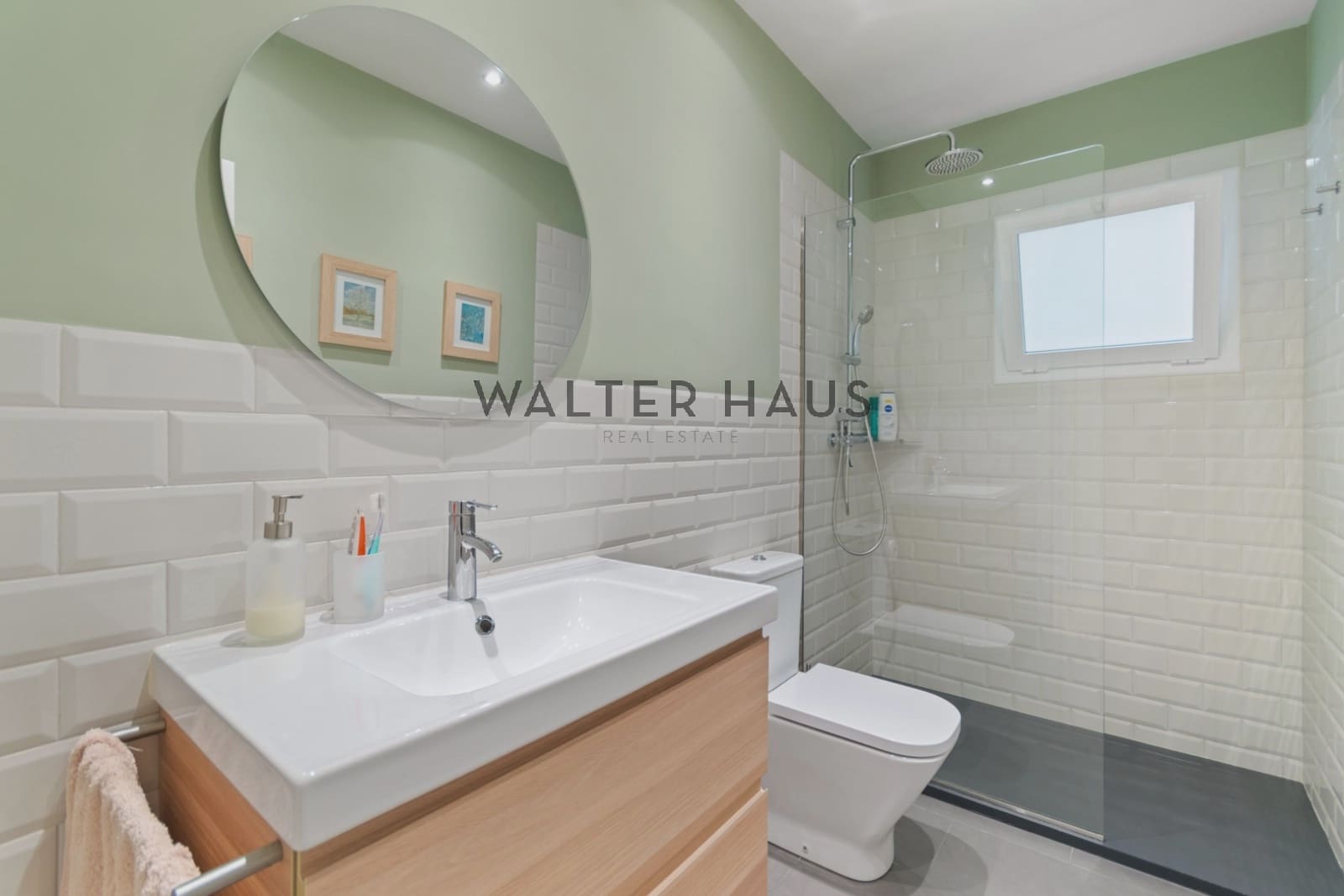 2 soveværelse Lejlighed til salg i Barcelona by - € 439.000 (Ref: 9231727)