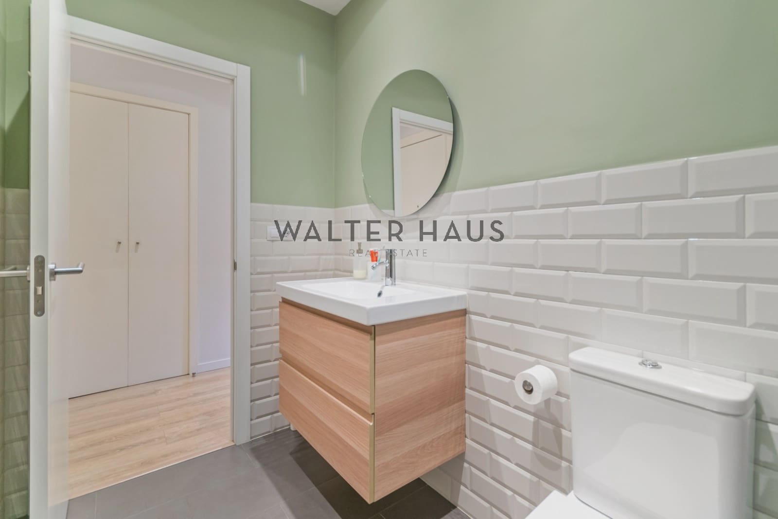 2 soveværelse Lejlighed til salg i Barcelona by - € 439.000 (Ref: 9231727)