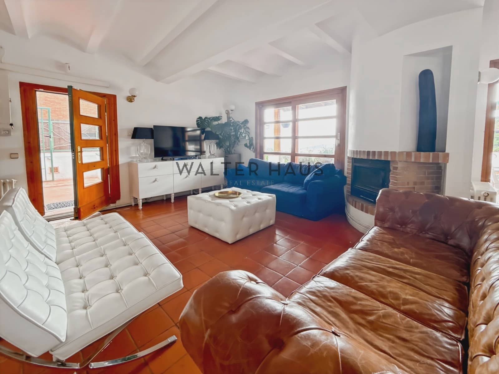 3 soveværelse Villa til leje i Barcelona by med swimmingpool - € 4.900 (Ref: 9263438)